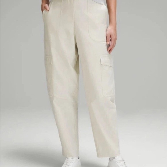 Lululemon Light Utilitech Cargo Pocket High Rise Pants Sz 26 Women LW5ENBS EUC - Picture 5 of 14